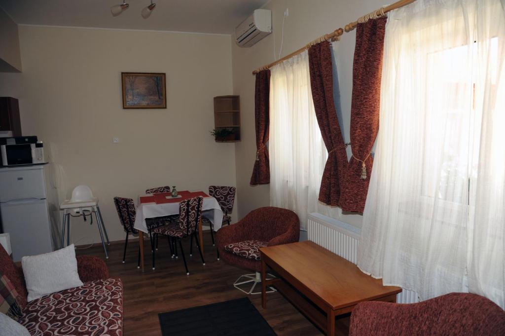 Arany Szolo Wellness Apartmanhaz Hévíz Rum bild